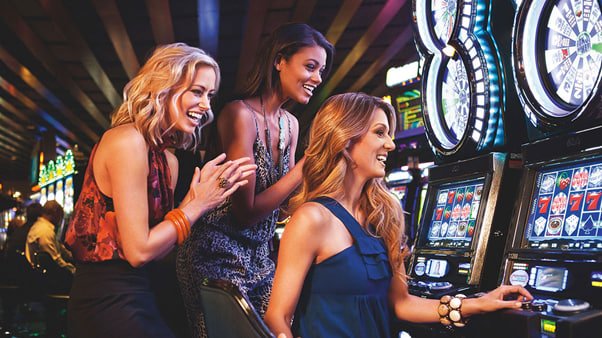 hhub Slots VIP ကစားသမားများ Cashback Free Spins Bonus ရရှိပြီး Wave Money KBZPay AYA Pay ဖြင့် MMK ငွေထုတ်နေပုံ